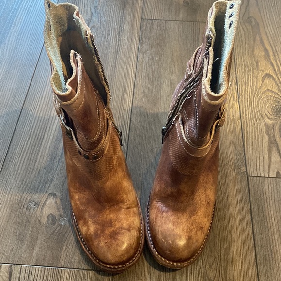 Bed Stu genuine bench made leather boots. Size 7 - Picture 5 of 6